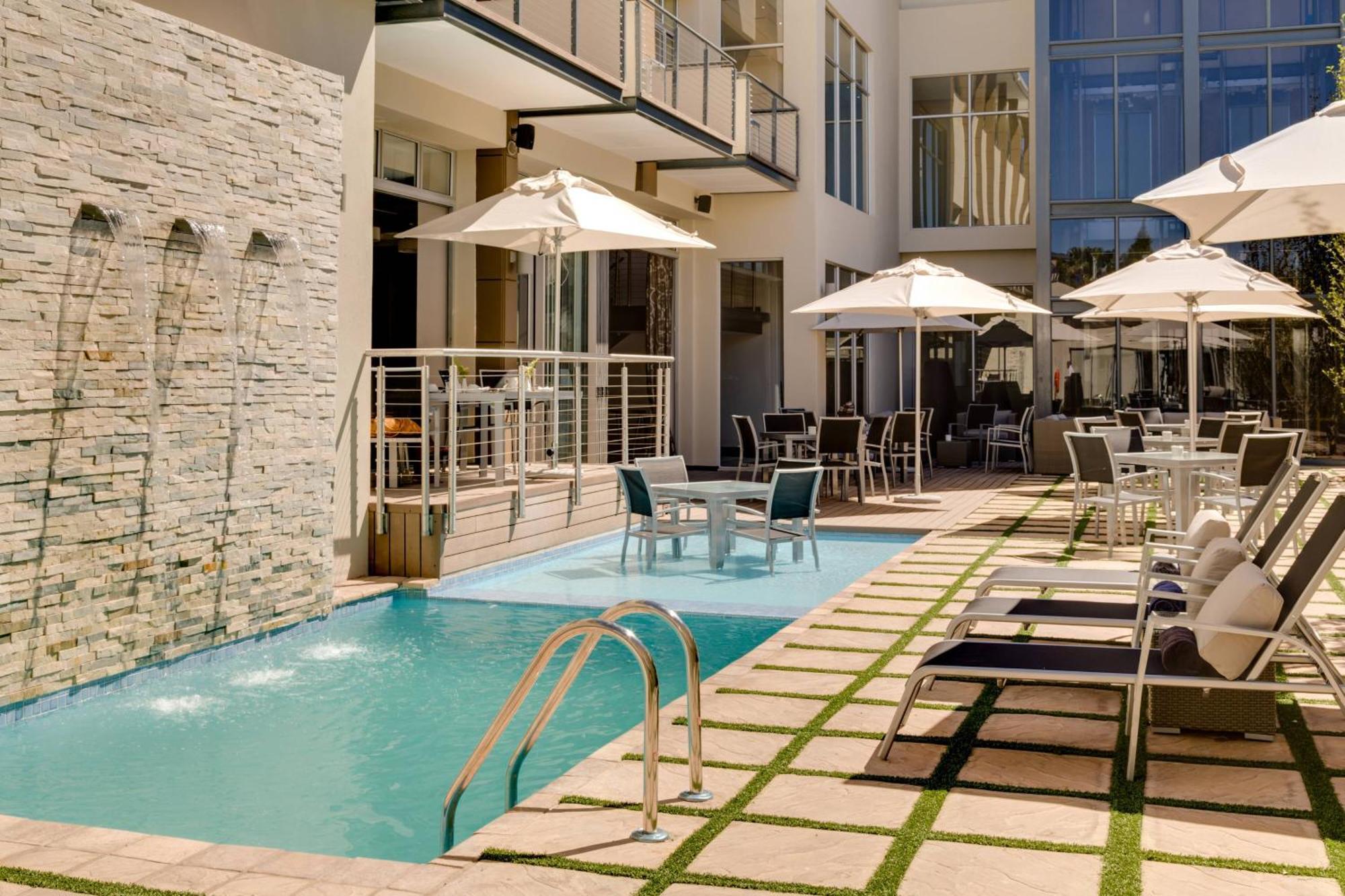 Protea Hotel By Marriott アピントン エクステリア 写真